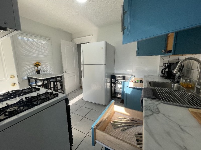 1308 N Gladstone Ave unit 1308, Indianapolis, IN 46201 - photo 2