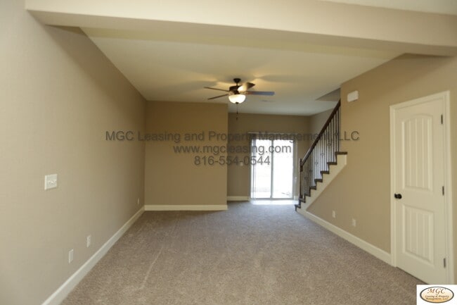 502 N Foxridge Dr, Raymore, MO 64083 - photo 7