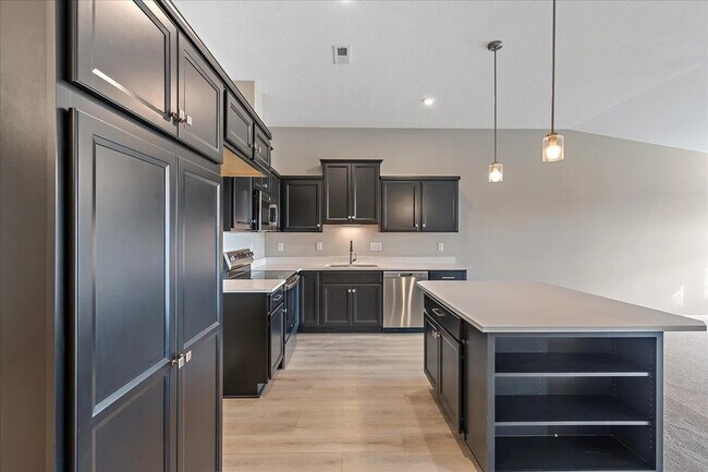 610 Foxhill Dr unit 610, Crescent Springs, KY 41017 - photo 3