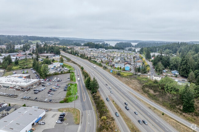 Hwy 3 offers quick access to the surrounding areas from Pixie Park WA.