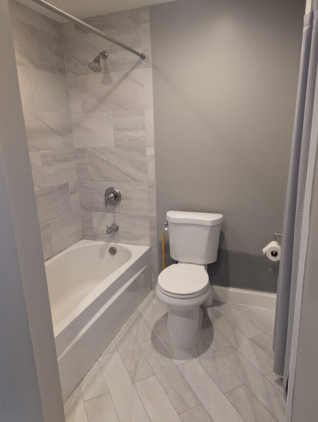 300 Cedar St unit 2, South Amboy, NJ 08879 - photo 3