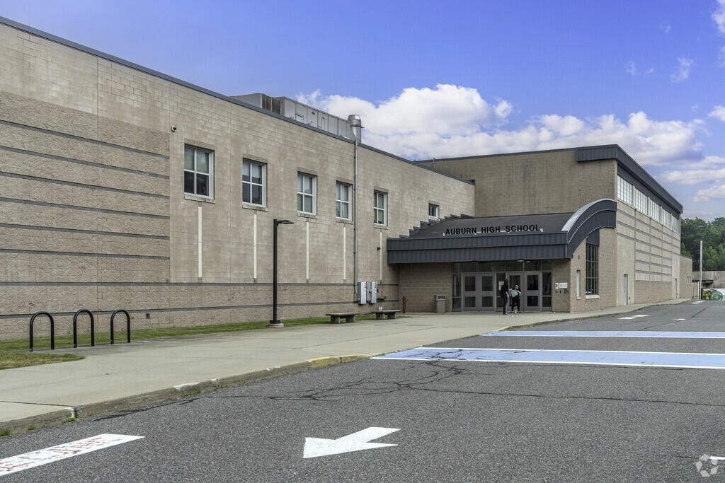 Auburn Senior High School: Excellence in education, vibrant student community.