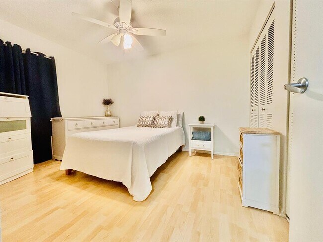 8350 Sands Point Blvd unit 104E, Tamarac, FL 33321 - photo 5