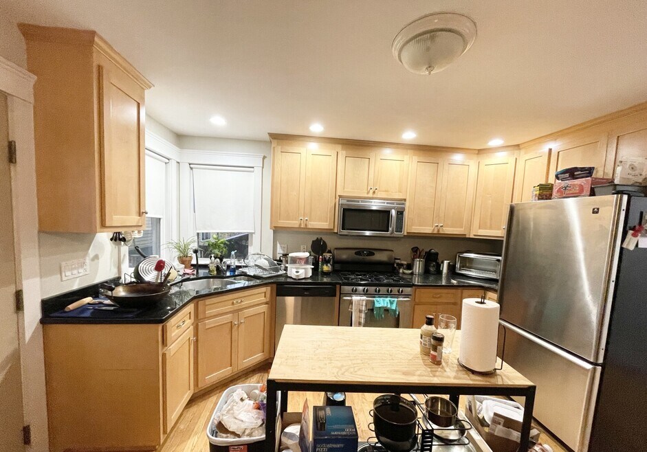 27 Iroquois St, Roxbury Crossing, MA 02120 - photo 1