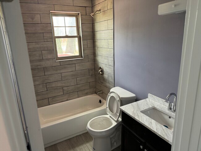 1272 Oh-131 unit Milford Home, Milford, OH 45150 - photo 6