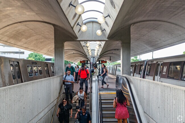 Flower Valley residents enjoy having 3 metro stations all about the same distance away.