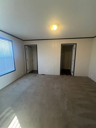 130 Shiawassee River Dr, Adrian, MI 49221