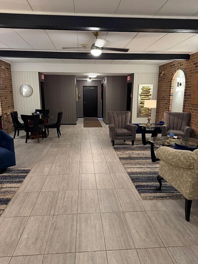 603 S River Rd Unit 1L, Des Plaines, IL 60016