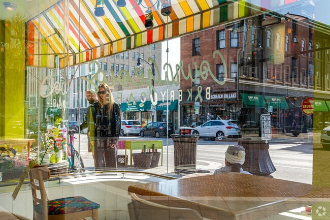 River Forest shoppers can head to Lake St for plenty of dining and shopping options.