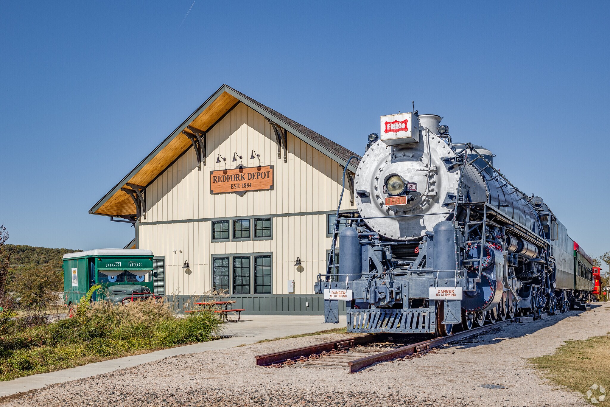 Red fork depot celebrates route 66 and the trains that run through Westside Tulsa.