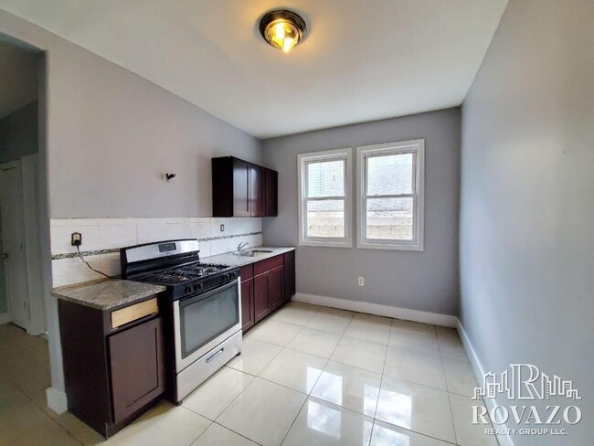 356 Wainwright St unit 2L, Newark, NJ 07112 - photo 2