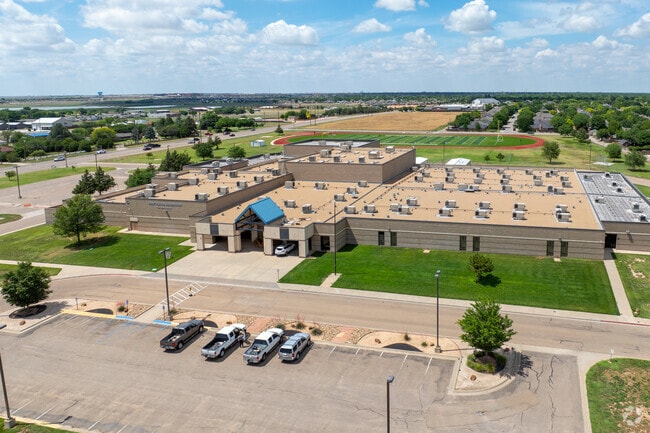 West Plains Junior High School has received an A from Niche.
