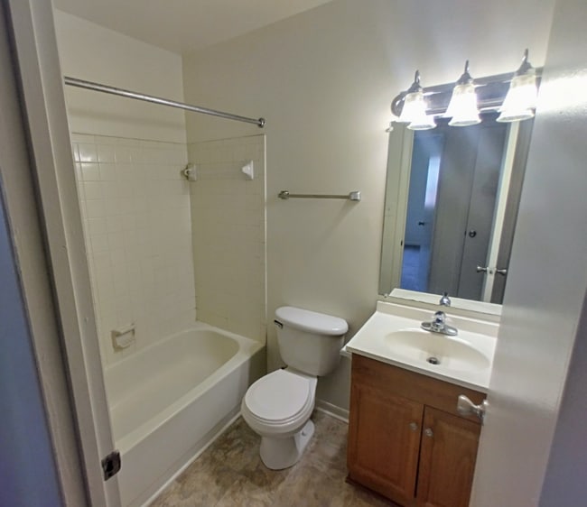 600 Reusens Rd unit K119, Lynchburg, VA 24503 - photo 5