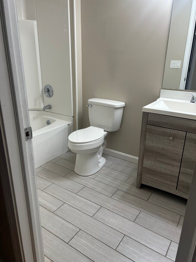 19 Church Ln unit A, East Lyme, CT 06333 - photo 2