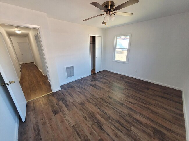 2201 Windcrest Dr, Florence, AL 35630 - photo 5