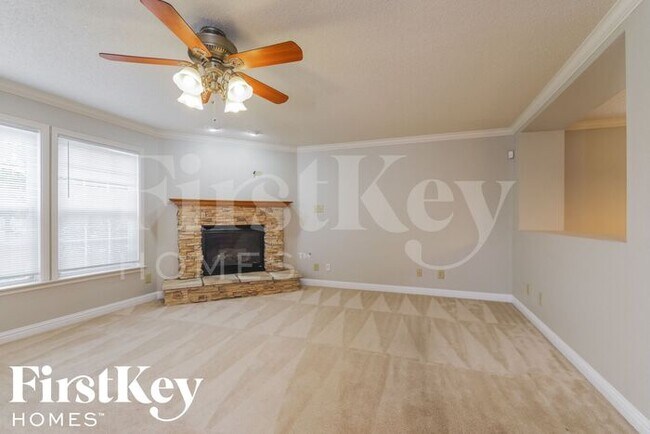 861 Southern Pines Dr, Whiteland, IN 46184 - photo 4