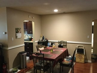 34 Navajo Ct Unit 34, Coram, NY 11727