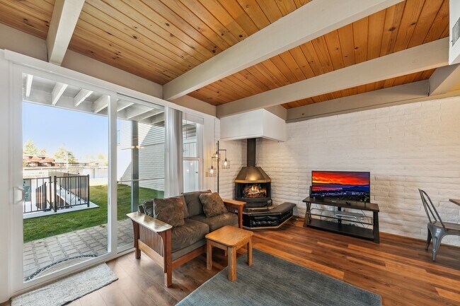 439 Ala Wai Blvd, South Lake Tahoe, CA 96150 - photo 7