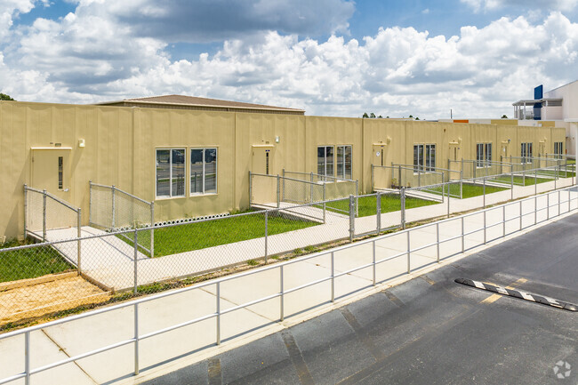 Wiregrass Elementary uses up to date style portable classrooms in Wesley Chapel.