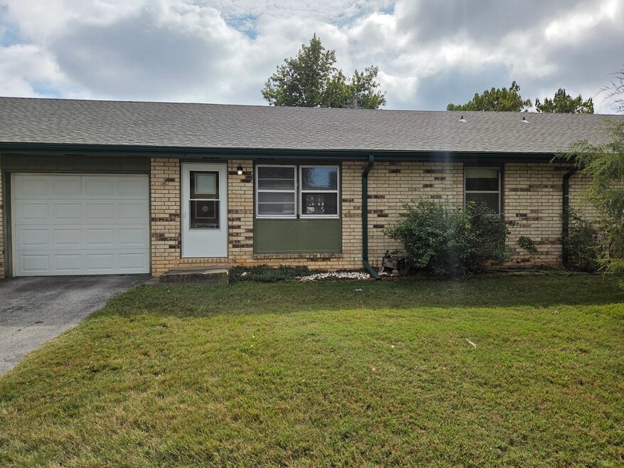 2252 W Twin Acres Ct, Ozark, MO 65721 - photo 1