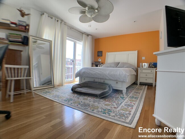 12 Bradbury St unit 1, Allston, MA 02134 - photo 4