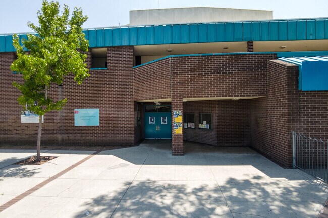 Johnnie Cochran, Jr., Middle School
Public Middle School
Mid City, Los Angeles CA