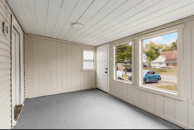 1855 Jermain Dr, Columbus, OH 43219 - photo 2