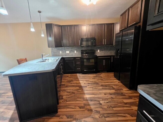 117 N Howard St, Akron, OH 44308 - photo 5