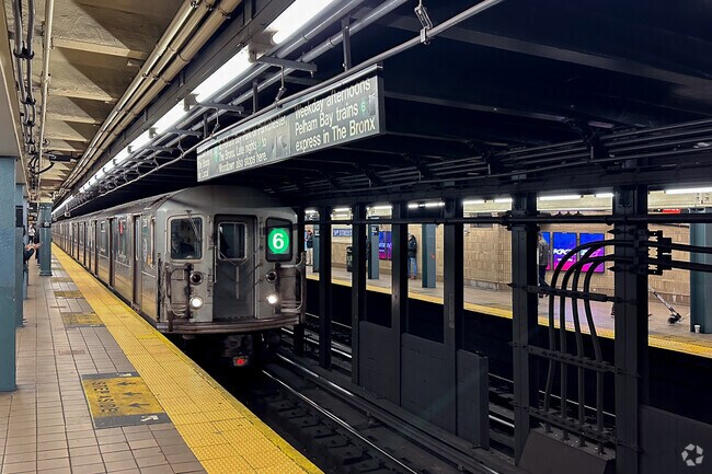 Staton Place locals can catch the E, 6, or F train at the Lexington Ave station.