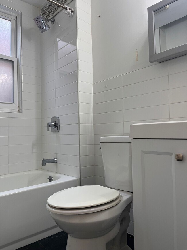 256 Dwight St unit 2, Jersey City, NJ 07305 - photo 3