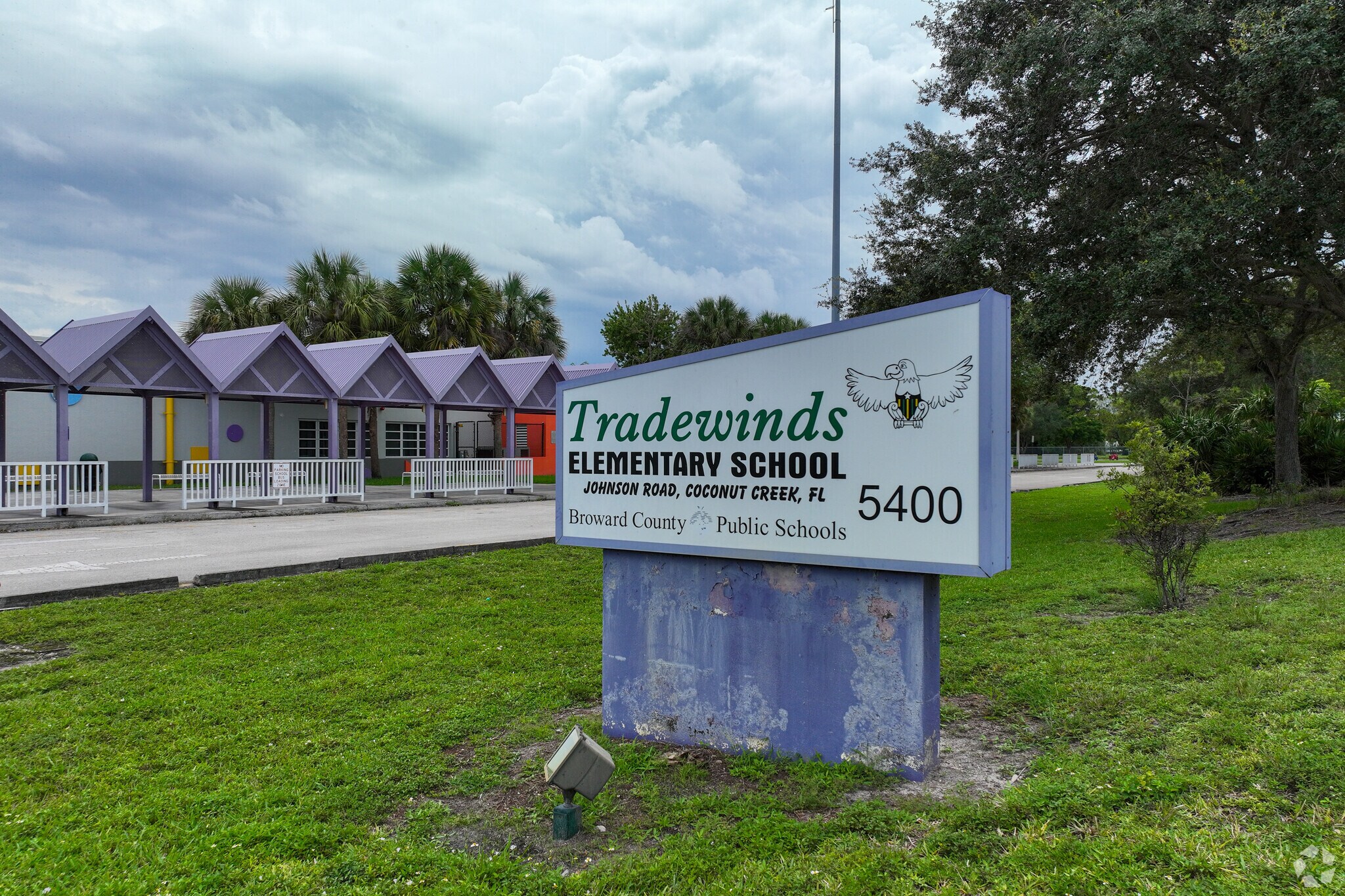 Tradewinds Elementary School signage welcomes students, staff, and parents in Coconut Creek, FL.