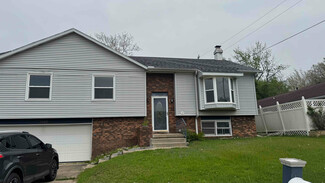 3920 N Northbrook Dr, Decatur, IL 62526