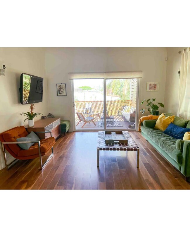 1171 Hyperion Ave, Los Angeles, CA 90029