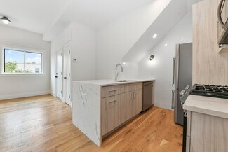 198 Maverick St Unit 3, Boston, MA 02128