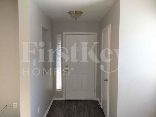 1012 Port Mansfield Dr, Little Elm, TX 75068 - photo 2