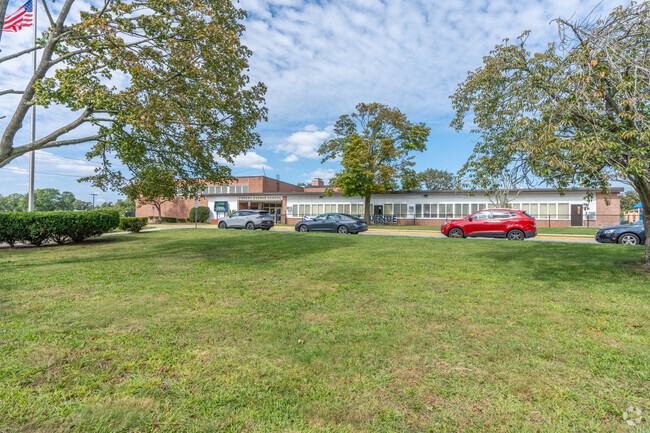 There are 23 equivalent full-time teachers at Forest Avenue School.