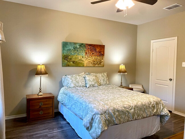 798 Madison St, Carthage, TX 75633 - photo 4