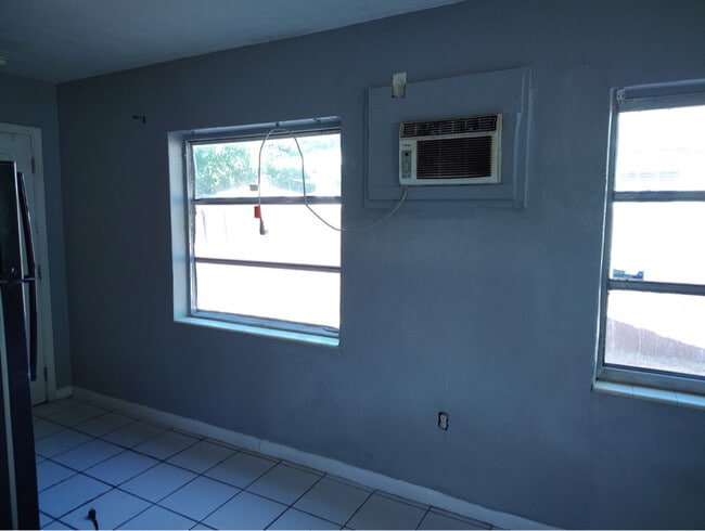 2558 Congress St unit 2, Fort Myers, FL 33901 - photo 7