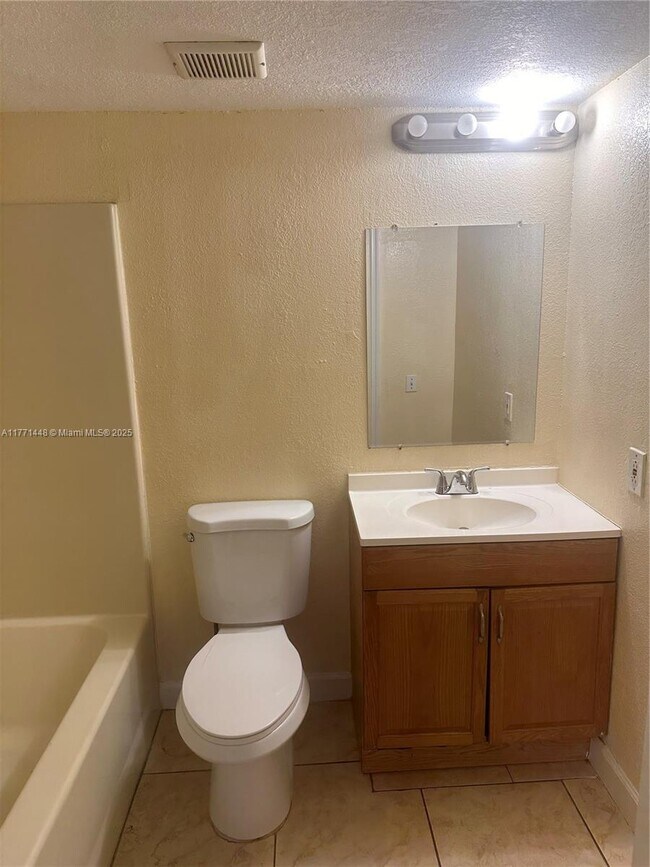 3670 N 56th Ave, Hollywood, FL 33021 - photo 4