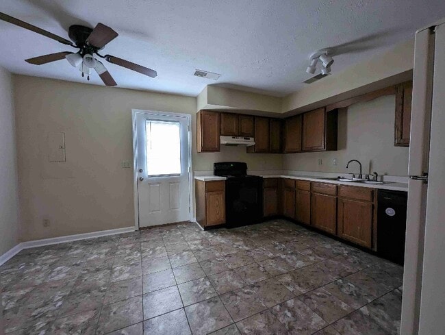 5833 Benton Rd unit 2, Paducah, KY 42003 - photo 2