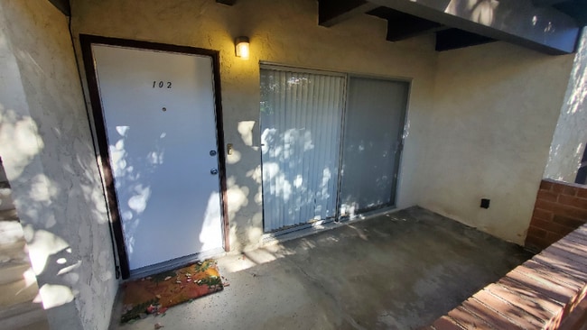 2213 Voorhees Ave unit 102, Redondo Beach, CA 90278 - photo 4