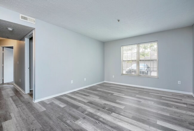 The Poste at Sinclair, Columbus, OH 43229 - photo 4