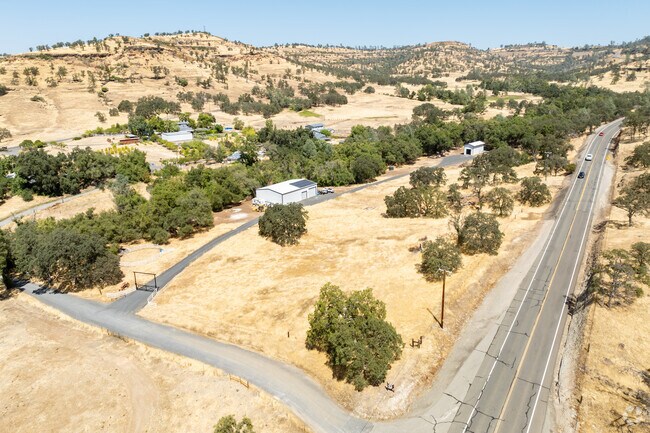 The northern end of Butte Valley transitions into the Butte County foothills.