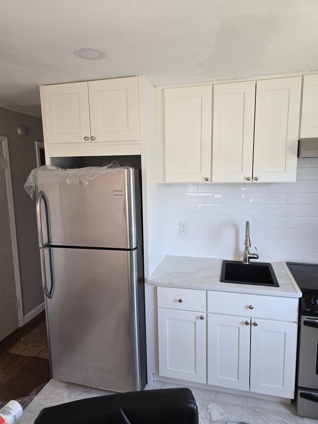 47 Rogers St, New London, CT 06320