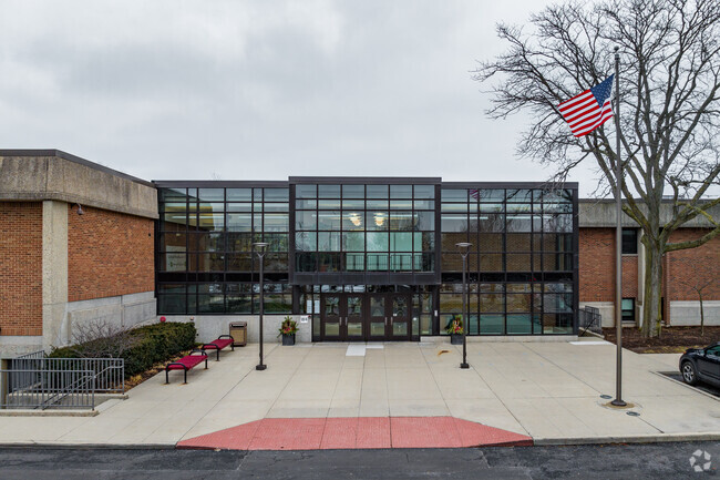The Carleton W. Washburne School is ranked the #39th best public middle school in Illinois.