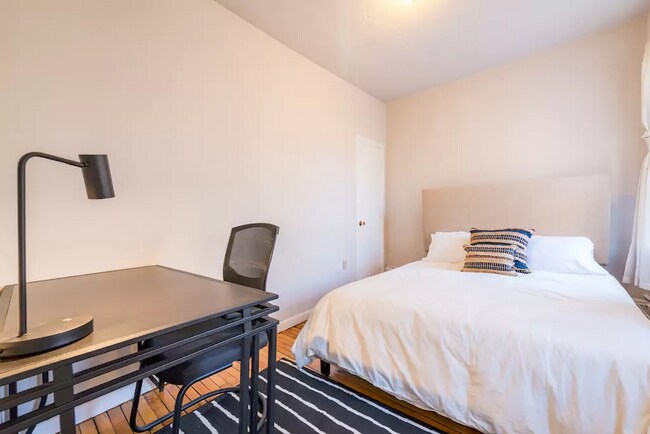 15 Garden St unit 4, Boston, MA 02114 - photo 4