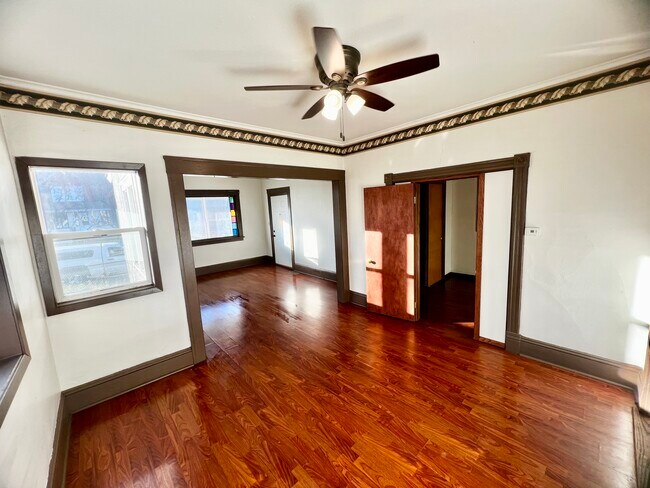 1162 Edgerton St unit 1, Saint Paul, MN 55130 - photo 2