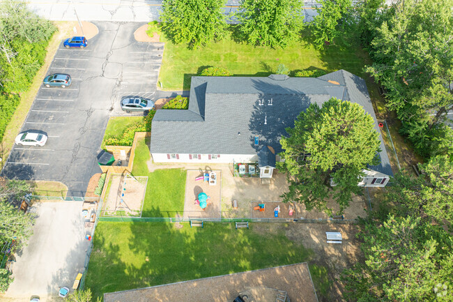 The Early Enrichment Center in Concord has 85 students and serves grades Pre-k to K.