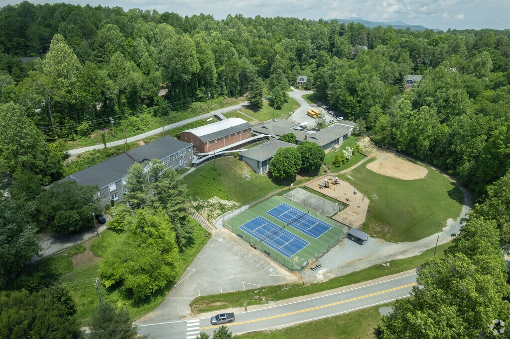 Many students in the area attend Saluda Elementary School.