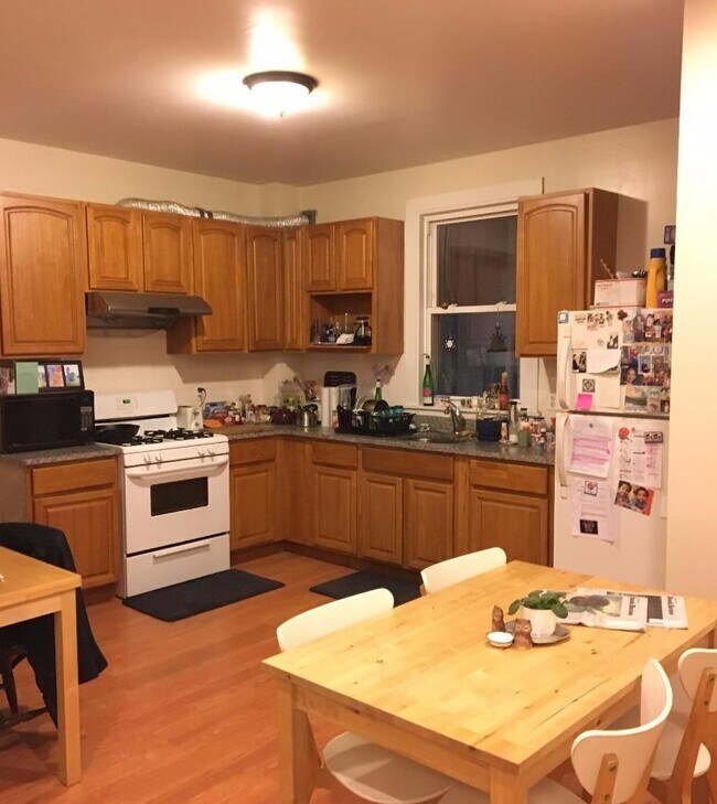 42 Sewall St Unit uni2 2.5-bed 1 bath, Somerville, MA 02145